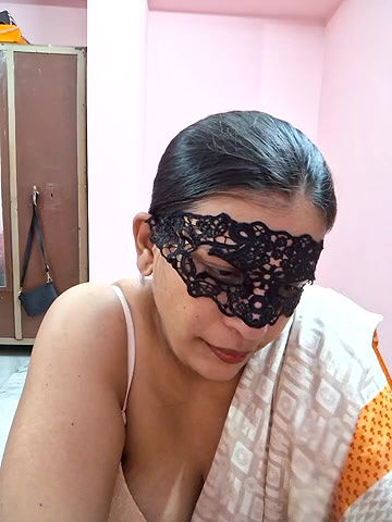 Stripchat-Public.Show-f-RADHAhot2-2024.05.01.133240