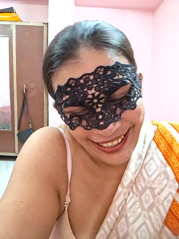 Stripchat-Public.Show-f-RADHAhot2-2024.05.01.133240