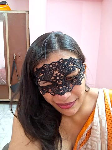 Stripchat-Public.Show-f-RADHAhot2-2024.05.01.060645