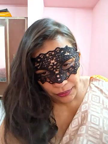Stripchat-Public.Show-f-RADHAhot2-2024.05.01.031118
