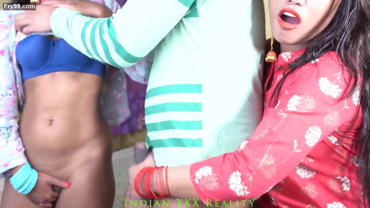 Indian family Mom Son and Daughter Pissing Fuck hindi voice XXX