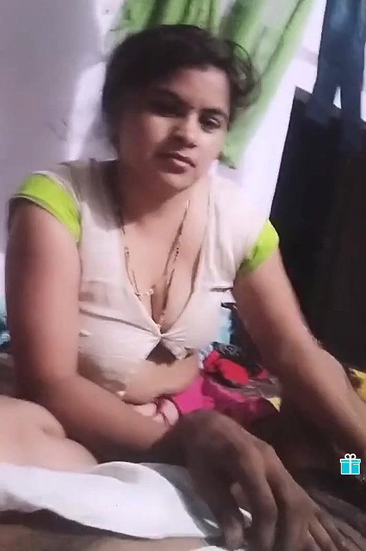 Desi Horny Wife HJ Small Clip