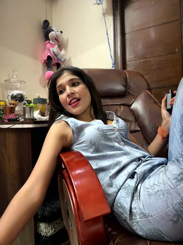 Stripchat-Public.Show-f-Meenakshi–2024.05.01.220030