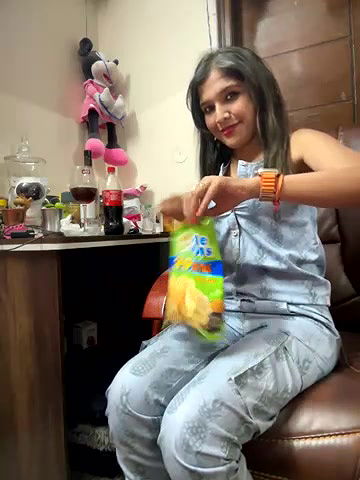 Stripchat-Public.Show-f-Meenakshi–2024.05.01.220030