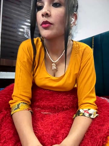 Stripchat-Public.Show-f-Meenakshi–2024.01.01.003855