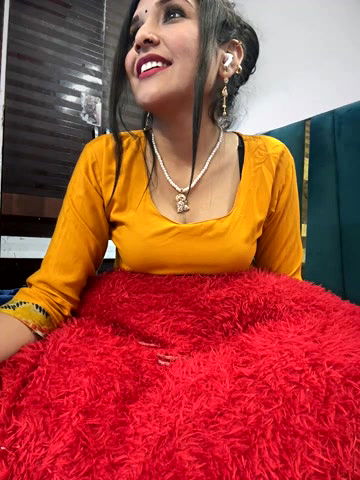 Stripchat-Public.Show-f-Meenakshi–2024.01.01.003855