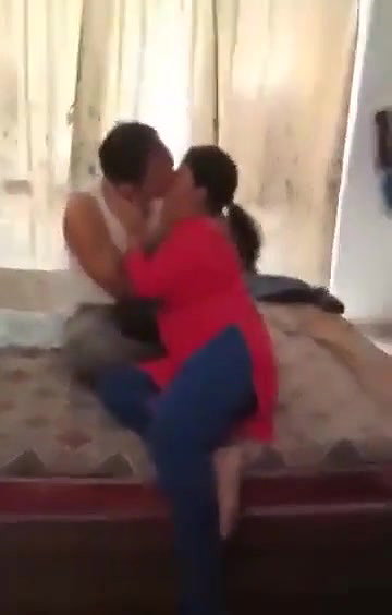 Desi Horny wife shared with frnd hus near and enjoing her fuck