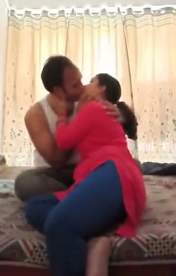 Desi Horny wife shared with frnd hus near and enjoing her fuck