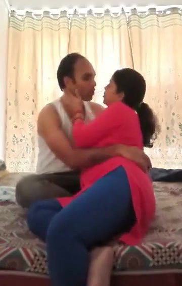 Desi Horny wife shared with frnd hus near and enjoing her fuck