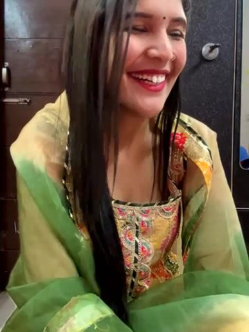 Stripchat-Public.Show-f-Meenakshi–2023.12.28.013011