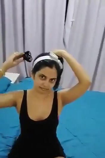 DEsi hot Bhabhiji Holding n pulling dik of lovr to bed