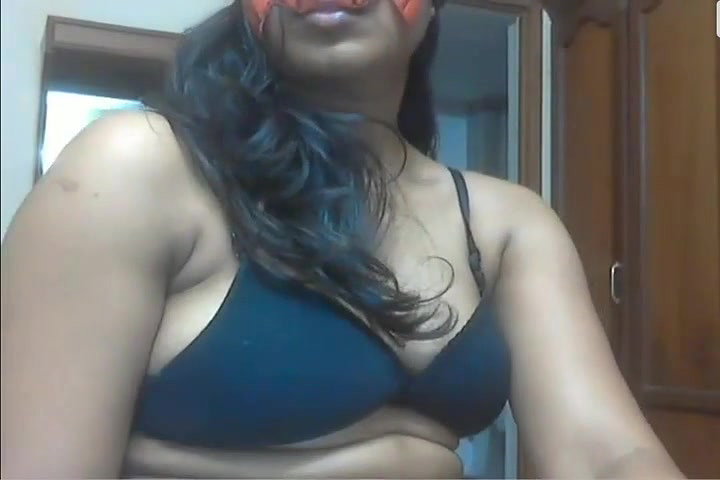 indian gf masturbating in cam