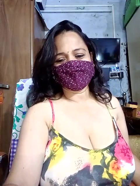 Stripchat-Public.Show-f-summi579-2024.08.31.043552