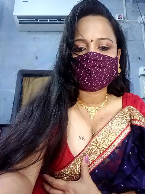 Stripchat-Public.Show-f-summi579-2024.07.17.165055