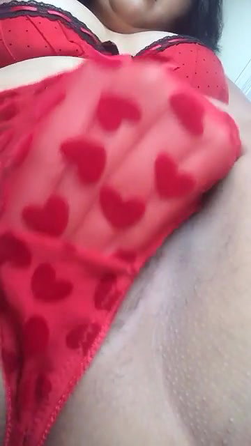 indian milf rubbing pussy