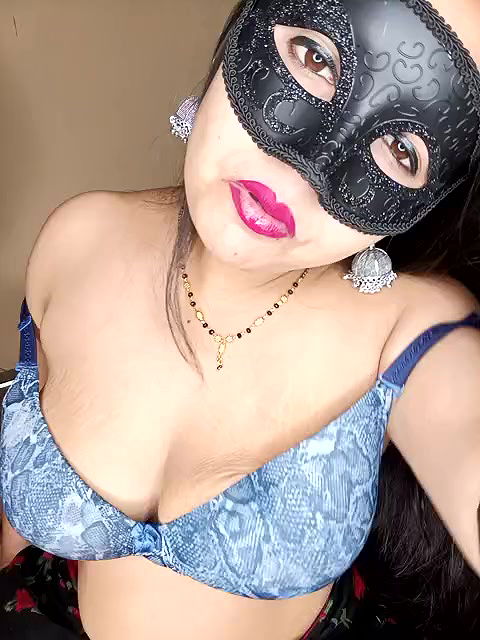 Stripchat-Public.Show-c-Nandinikhan-2024.06.28.171742