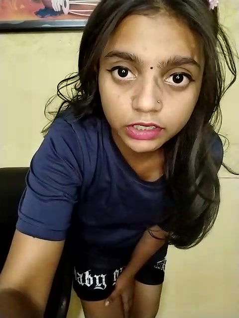 Stripchat-Public.Show-f-Kittu-13-2024.10.05.100402