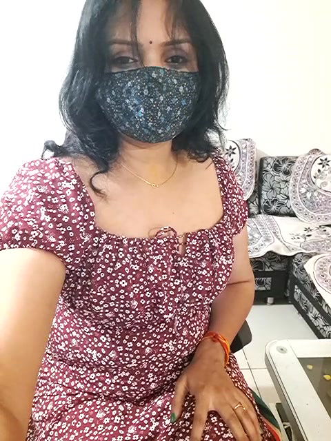 Stripchat-Public.Show-f-khushikhushi-2024.08.07.120537