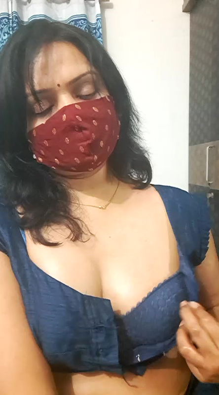 Stripchat-Public.Show-f-khushikhushi-2024.05.31.193047