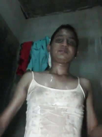 angladeshi hottie in shower