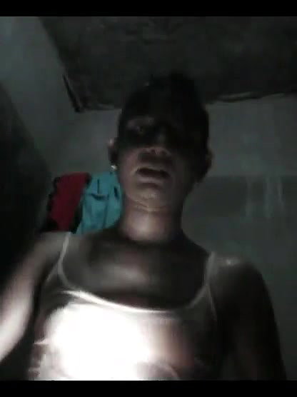 angladeshi hottie in shower