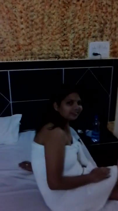 esi bhabhi in hotel room