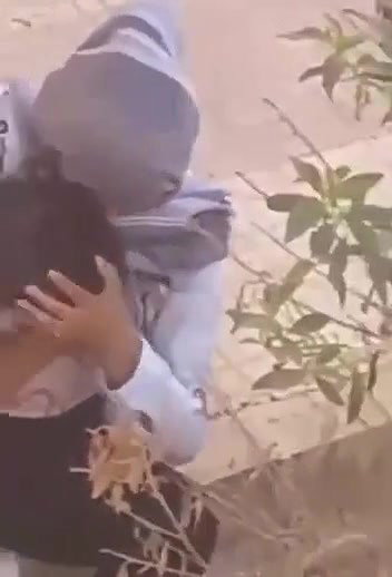 dESI loVR bOOBSUCKING OUTDOOR