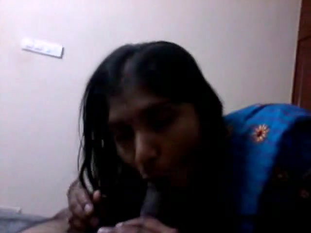 andhra aunty blowjob and sari stripping for sex