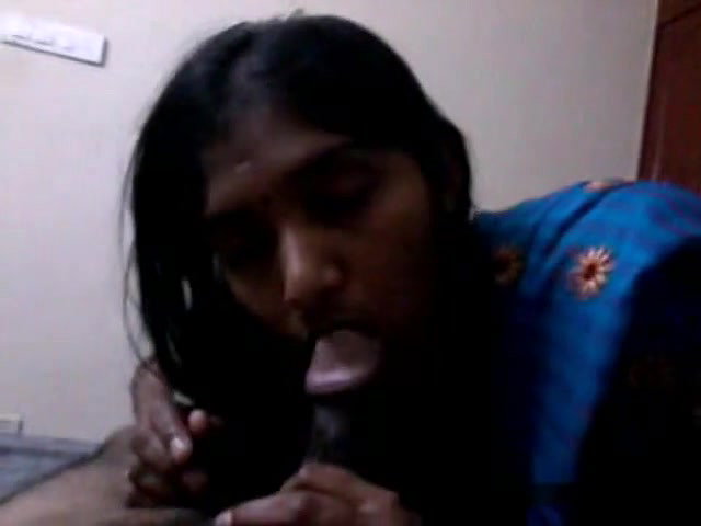 andhra aunty blowjob and sari stripping for sex
