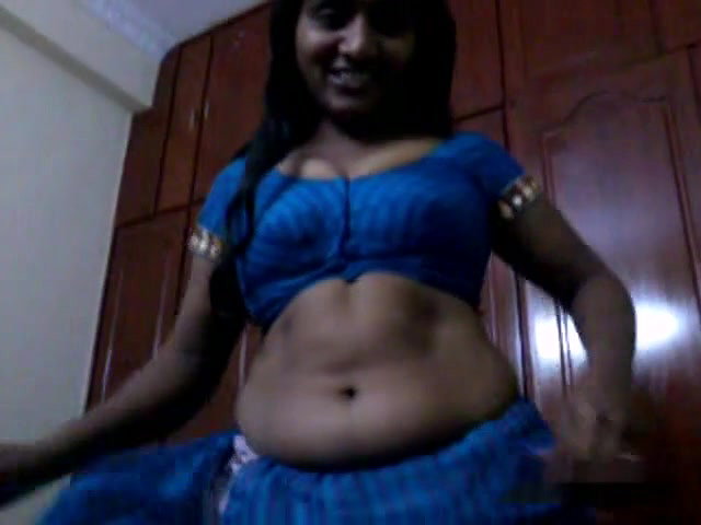 andhra aunty blowjob and sari stripping for sex