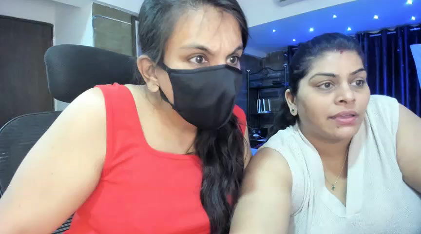 Stripchat-Public.Show-f-RADHAhot2-2024.03.17.174557