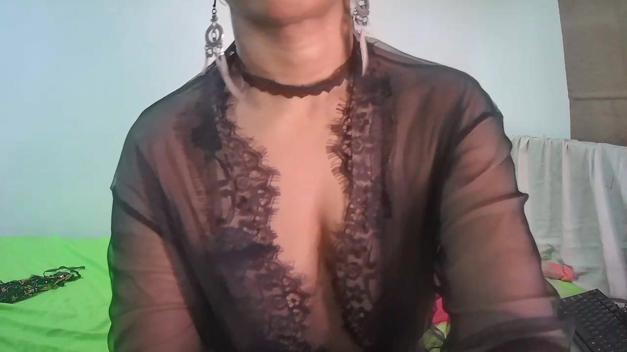 Stripchat-Public.Show-c-naughtyjaanu-2024.08.25.191103