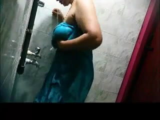 asin bhabhi in shower