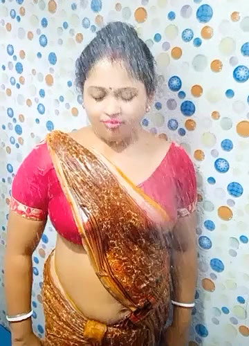 Desi Mature horny aunty wet