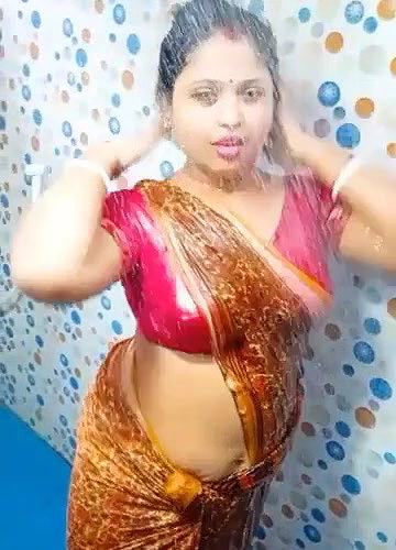 Desi Mature horny aunty wet