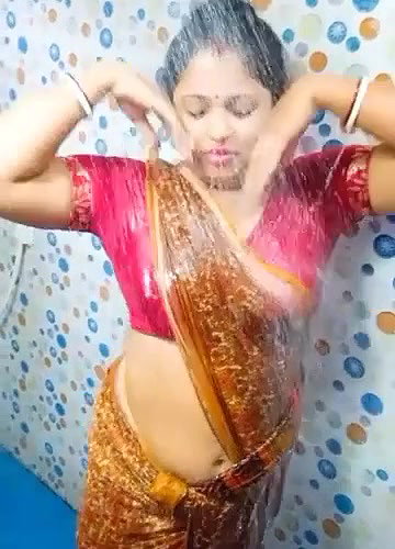 Desi Mature horny aunty wet