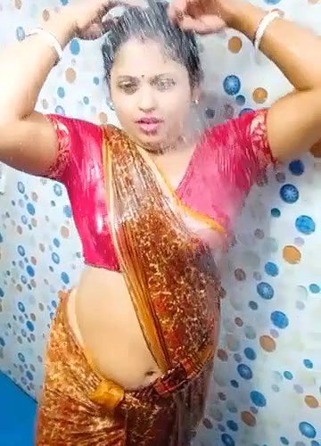 Desi Mature horny aunty wet