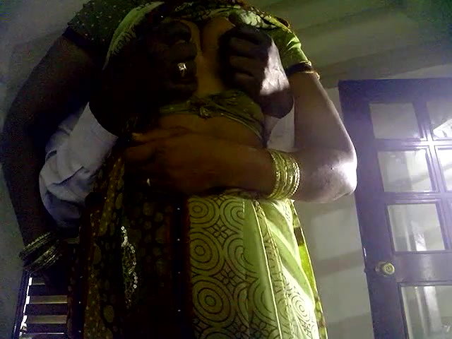 bhabhi juicy boobs pressed