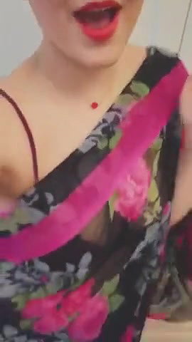 desi Modrn aunt nippls out
