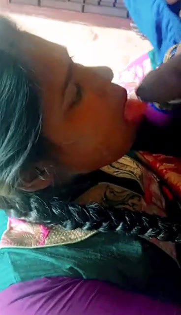 HOT DESI INDIAN WIFE GIVING HEAD AND DOGGY FUCK