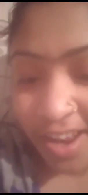 Beautiful Sexy Gf Showing Fingering