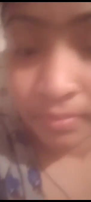 Beautiful Sexy Gf Showing Fingering