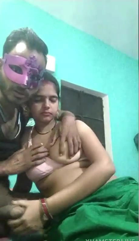 Sexy and Cute Desi Wife NewCouple79 Full Nude Live Romance with Hubby