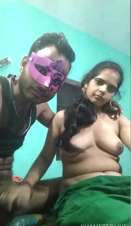 Sexy and Cute Desi Wife NewCouple79 Full Nude Live Romance with Hubby