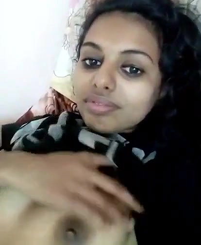 Lankan College grl boobs