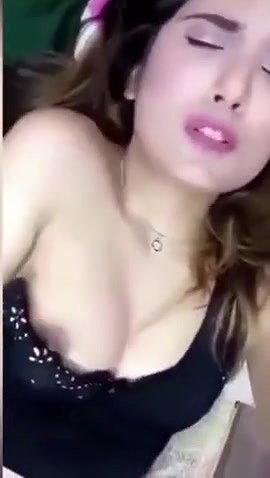 Paki Cutie SElfie