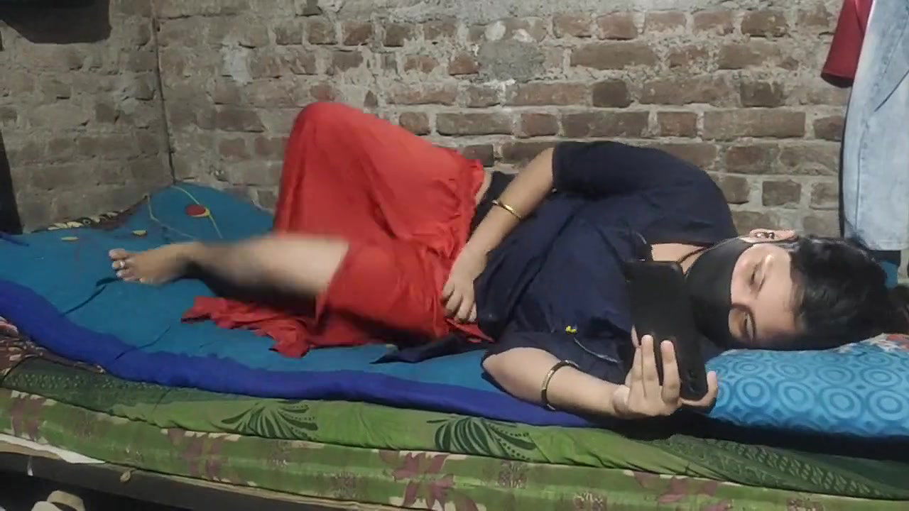 Desi Village girl masterbating caught fuck her very hardly