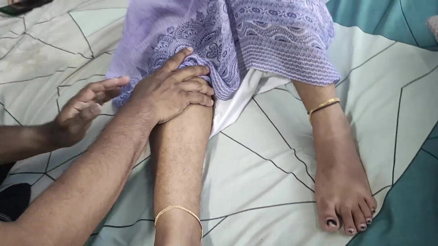 Saree and bra pussy lick romance by Vaishnavy and Sharun Raj, Mallu hot couple romance, Pussy lick of mallu hot girl, Indian sex