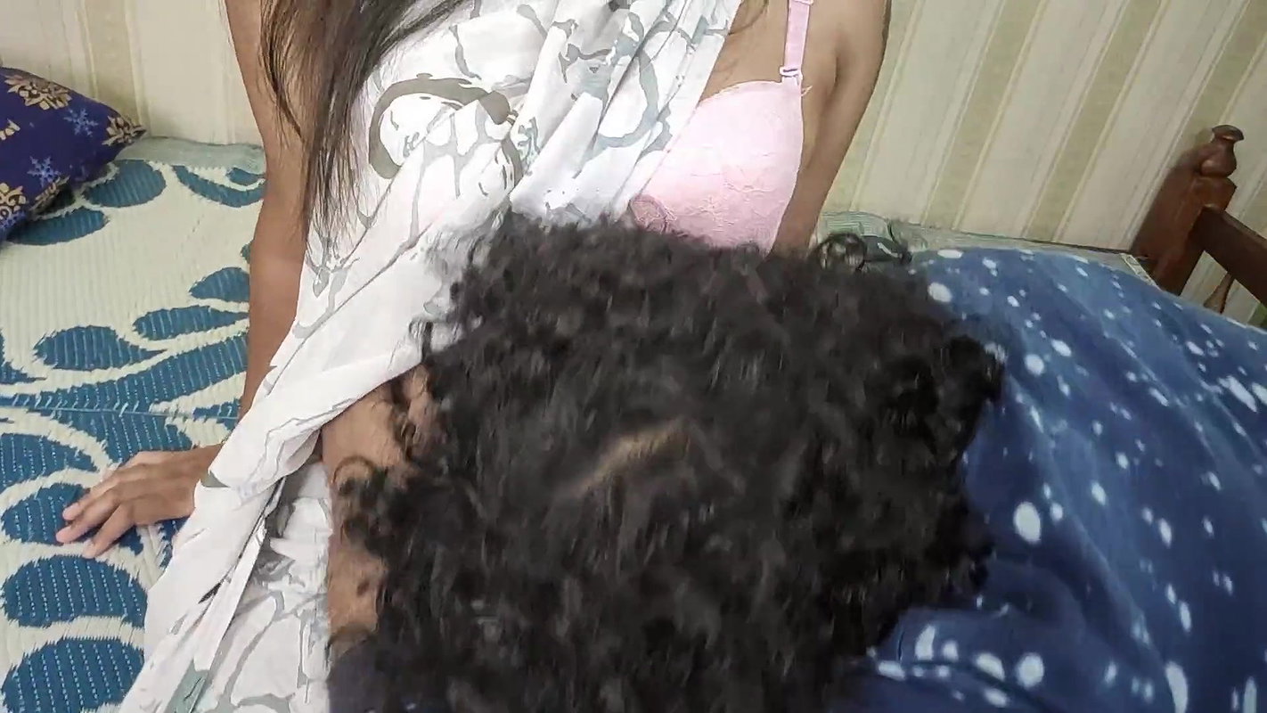 Saree hot boobs press navel fingering with cleavage show romance by Vaishnavy and Sharun Raj, Hot mallu couple boobs press love