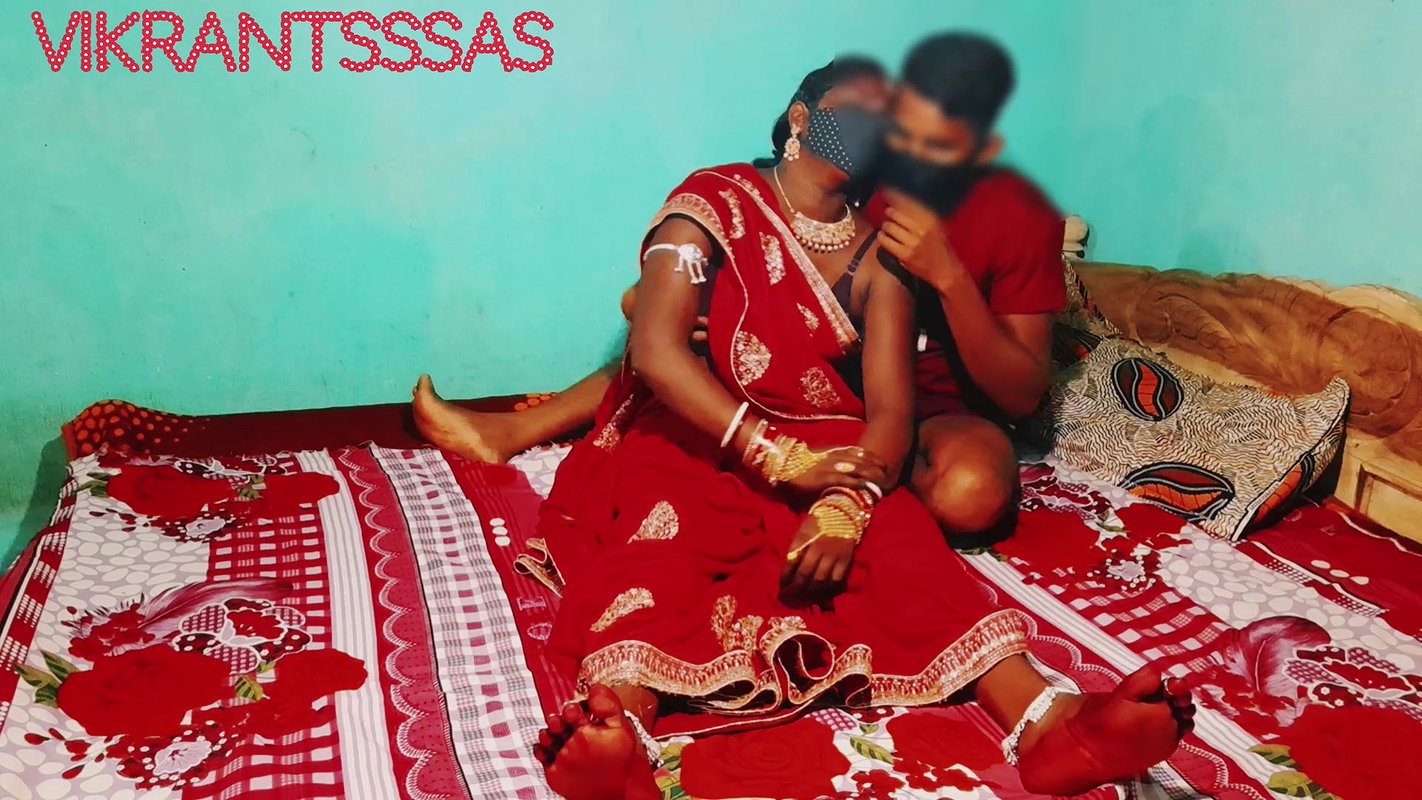 Usha bhabhi ne aapne devar k sath suhagrat manaya